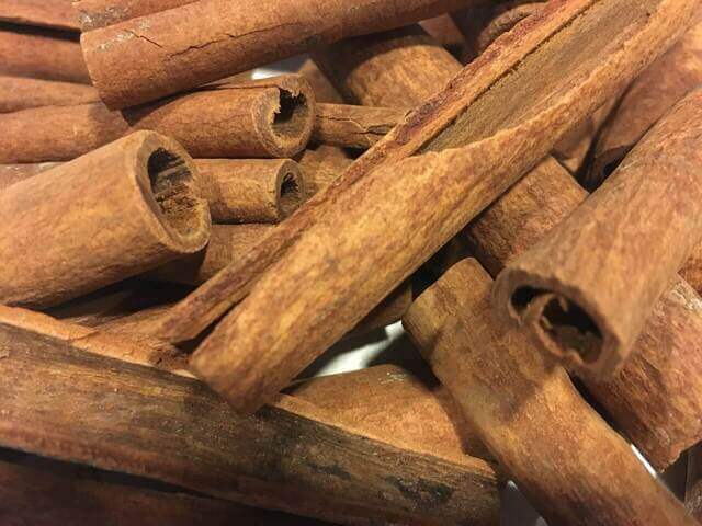 Cinnamon - シナモン